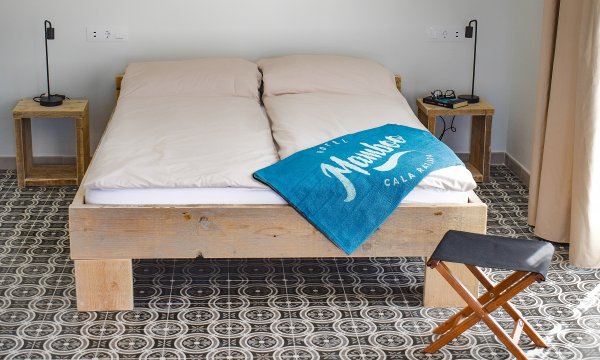 1 cama de matrimonio (160cm) + cama (90 cm)